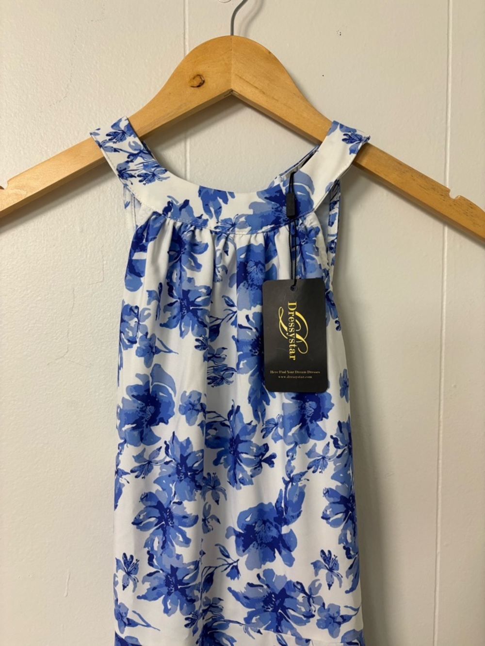 🏝️ Floral Blue and White Dress